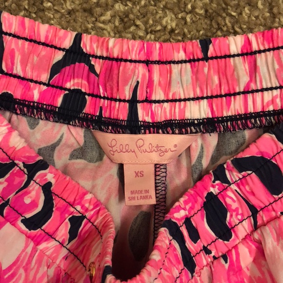 Lilly Pulitzer Katia Shorts in Via Amor - Picture 3 of 3